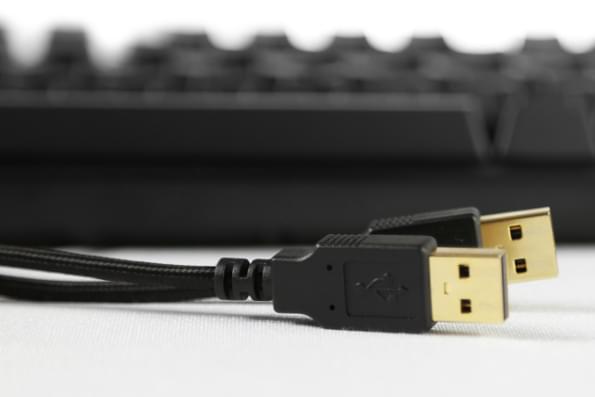 <span data-translate-id="p13-usb-subtitle-1">Improved cable management</span>